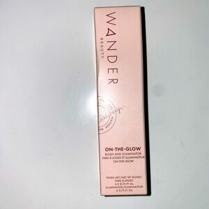 Wander beauty On-the-glow blush and illuminator (coral rose and nude glow)
